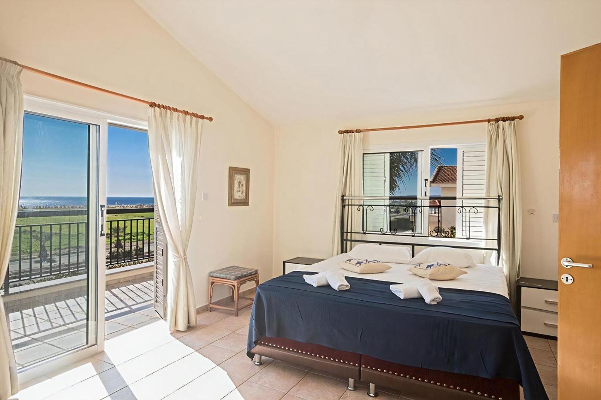 Villaer Magusta - Modern 4 Bedroom Ayia Thekla With Pool - Close To The