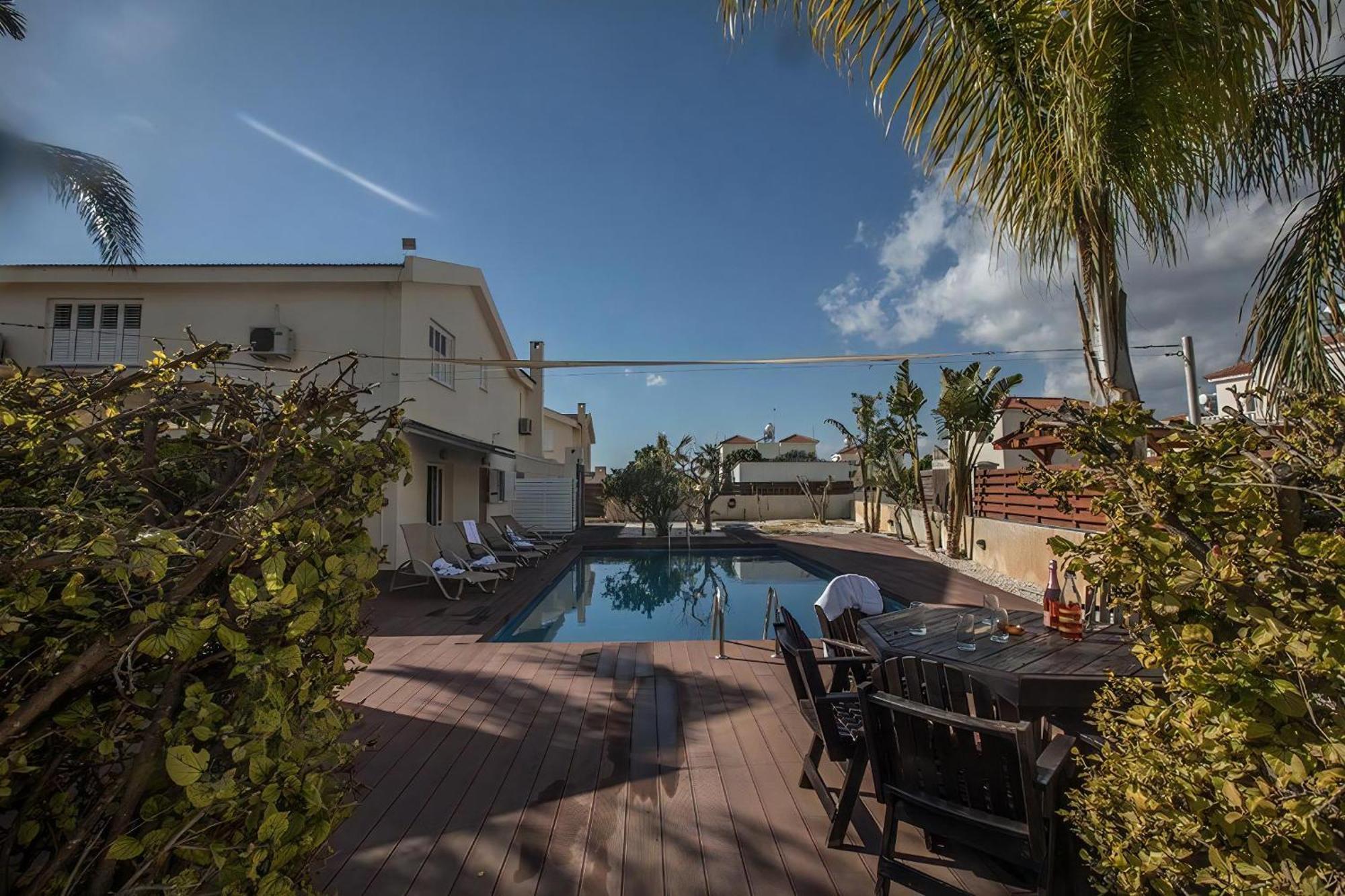 Magusta - Modern 4 Bedroom Ayia Thekla With Pool - Close To The * Ajía Nápa